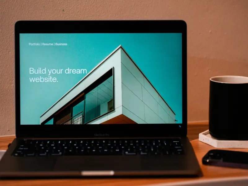 Construye con tu desarrollo de web
